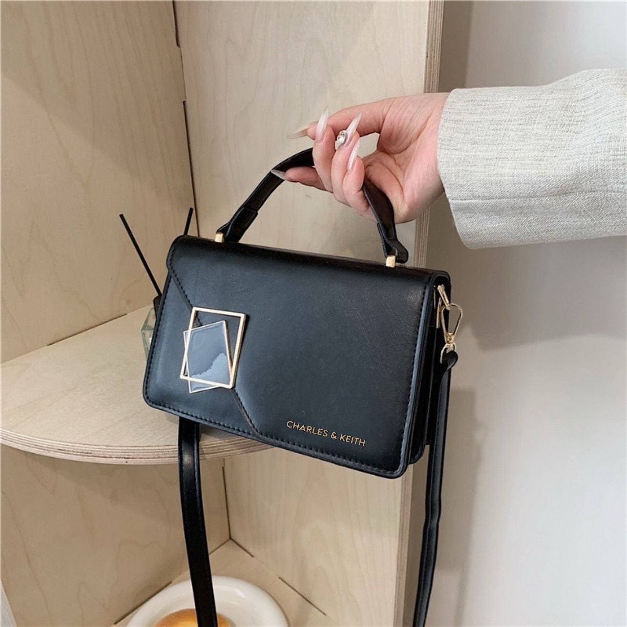 Elegant Black Geometric Handbag – Charles & Keith